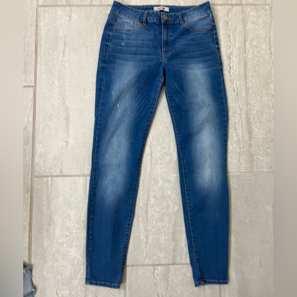Refuge brand size 8 skinny jeans